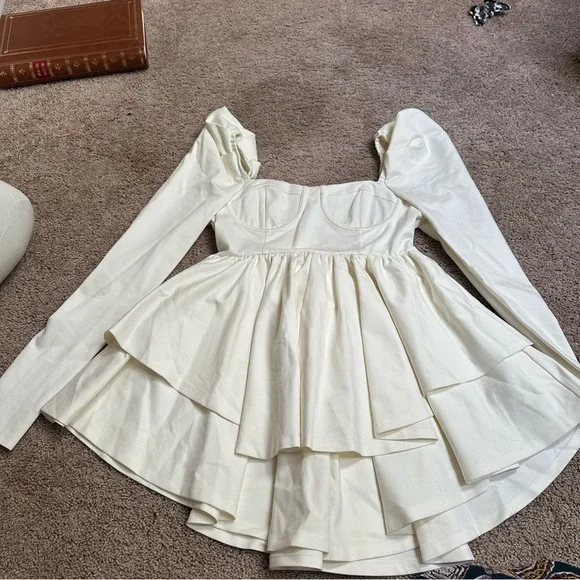 White selkie Boleyn dress - Picture 1 of 3